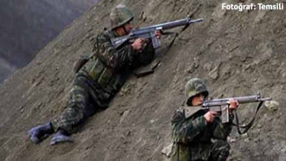 Askeri konvoya ateş açıldı