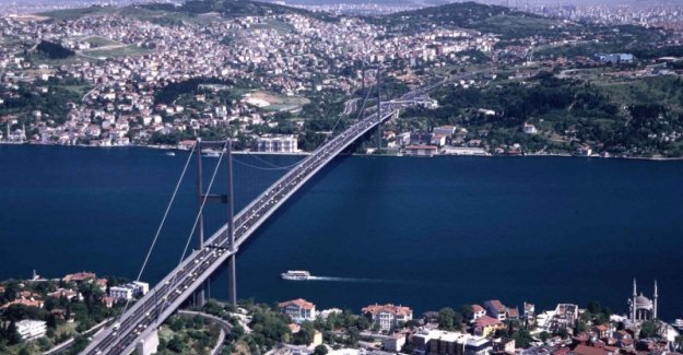 İstanbul Boğazı gemi geçişine kapandı!