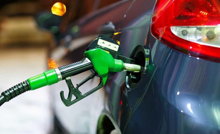 Benzine 1 lira 4 kuruş zam geldi! Litre fiyatı 24 liraya dayandı