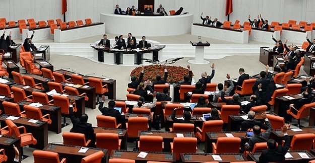 Milletvekilleri salı günü yemin edecek