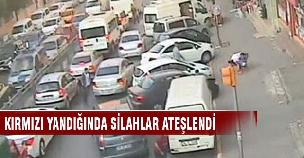Kırmızı ışıkta çıkan silahlı saldırıda 1 kişi öldü!