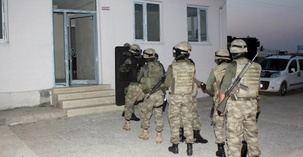 Haraç toplayan terör örgütü üyelerine operasyon