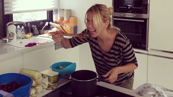 Ece Erken "Benim orucumdan size ne"