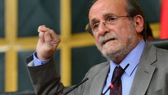 Vekil'den Yunanistan'ın borcunu biz üstlenelim teklifi