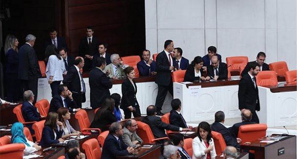 HDP'den gazetecilere yasak geldi