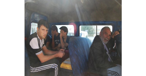 Yurt dışına çıkmak isterlerken yakalandılar