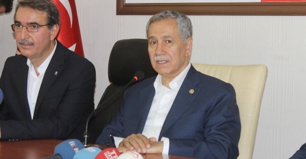 Arınç LGBT yürüyüşünü topa tuttu