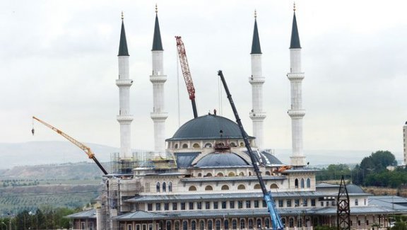 Cumurbaşkanlığı Sarayı’nın içindeki cami bugün açılıyor