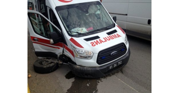 Yaralıları almaya giden ambulans TEM’de kaza yaptı
