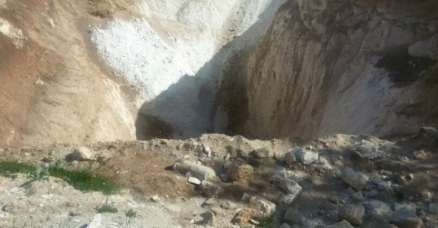 Uzaylılar değil hazineciler kazdı !