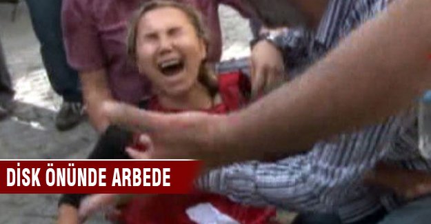 DİSK önünde arbede