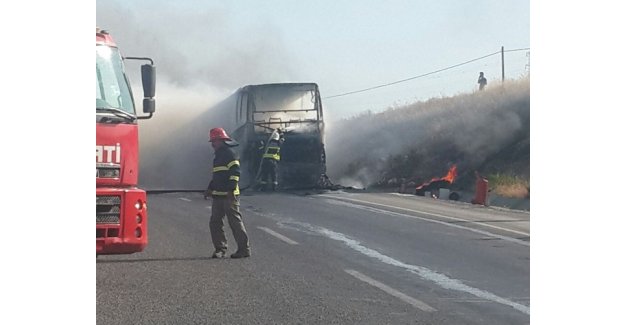 Otobüs bir anda yanmaya başladı ! Yolcular ise...