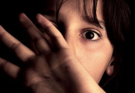 Kadın öğretmene kız öğrencisini taciz suçlaması!