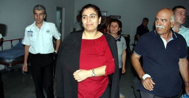 Sebahat Tuncel trafik kazası geçirdi