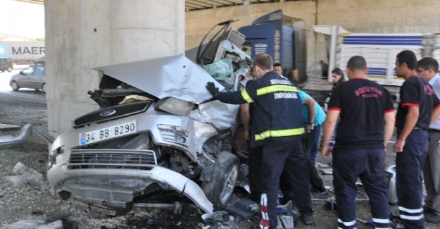 Bayram dönüşü feci kaza: 2 ölü, 9 yaralı