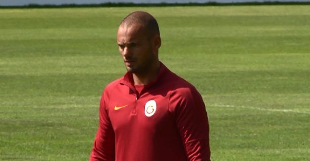 Sneijder’den basına sert fırça