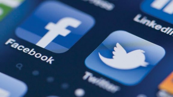 Facebook ve Twitter şu anda sürünüyor