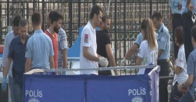 Kabataş'ta kimliği belirsiz ceset bulundu