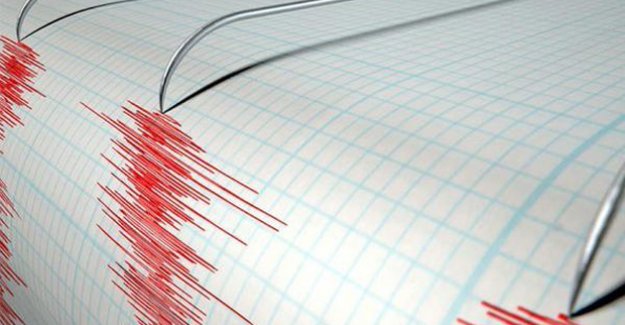 Endonezya'da 6 büyüklüğünde deprem