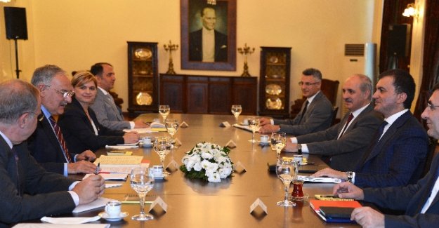 Koalisyon görüşmeleri sürüyor