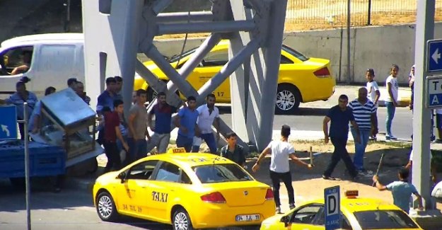 Denetim yapan zabıta ekiplerine bıçaklı saldırı