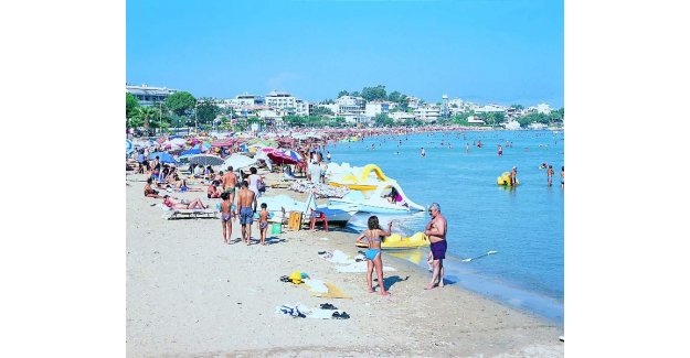 Türkiye'de turizm gelirleri gün geçtikçe azalıyor