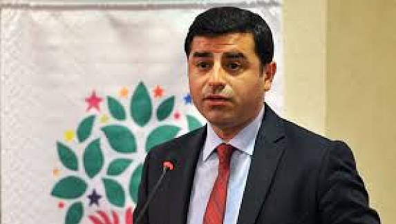 Selahattin Demirtaş: "Türkiye için elinizi tetikten çekin"
