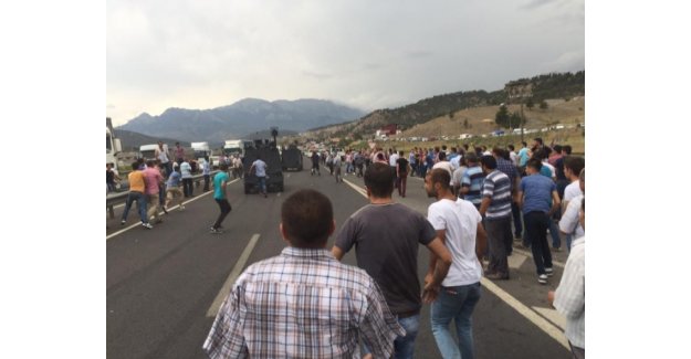 Teröristlerin cenazesi zırhlı araçlarla çıkarıldı