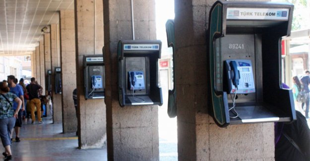 Bursa'da ankesörlü telefonlar zamana direniyor