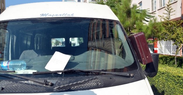 ’Atatürk Ölmedi’ notlu çanta alarma geçirdi