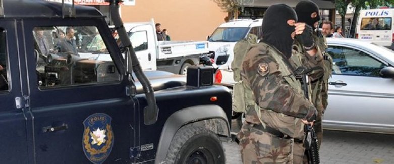 Motosikletli PKK’lılardan emniyete saldırı