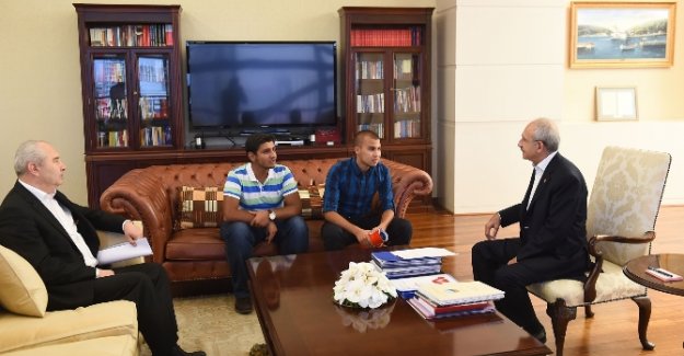 Kılıçdaroğlu liseli gençlerle buluştu
