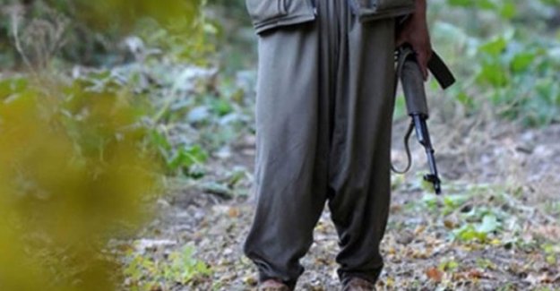 Bomba yapmaya çalışan terörist kendini patlattı