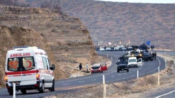 Polis servisine bombalı saldırı