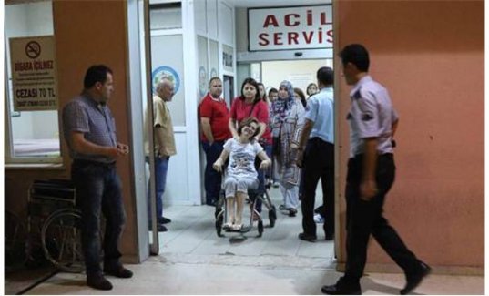 Polis evinde intihar etti!