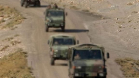 Sarıkamış'ta askeri araca saldırı: 3 asker yaralı