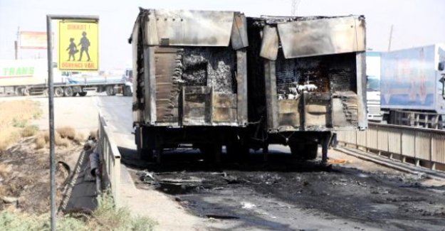 Silopi'de teröristler yol kesti
