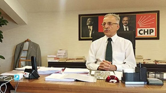 Öcalan posterleri çıkınca CHP'liler alanı terk etti