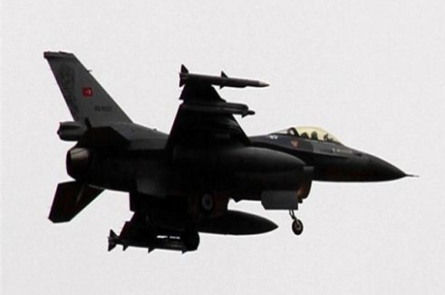 Türk jetine Suriye’den taciz