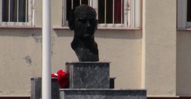 "Bayrakindirildi" ihbarı alarma geçirdi!