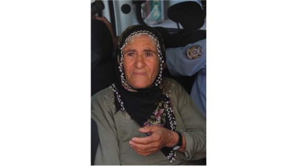 Vicdansız! uyuya kalan yaşlı kadını soydu