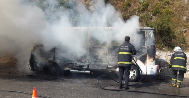 Bursa'da yeni aldığı minibüs kül oldu!