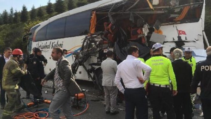 Bursa'da 1 kişinin öldüğü kazada kamyon şoförü, otobüsü görmemiş!