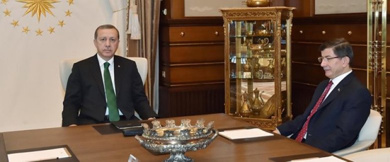 Ahmet Davutoğlu hükümeti kurma görevini iade ediyor