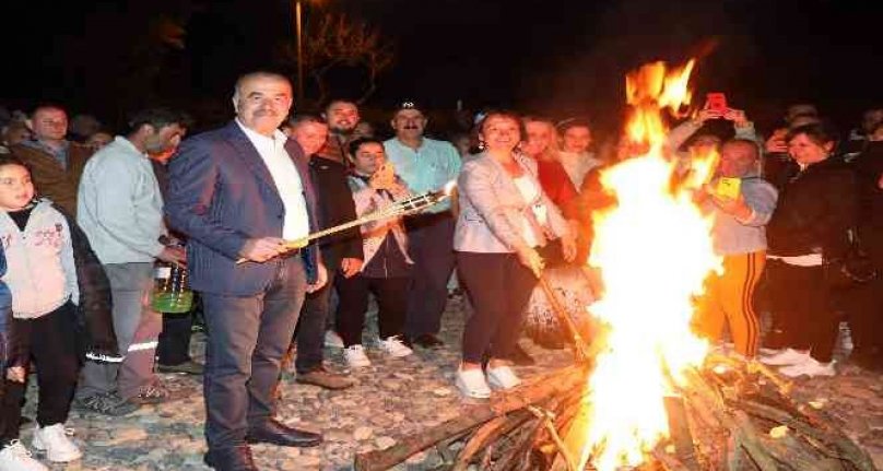 Hıdırellez ateşi Mudanya'da yandı