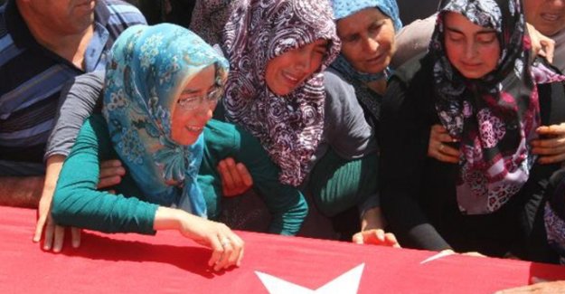 Şehit nişanlıya son bakış