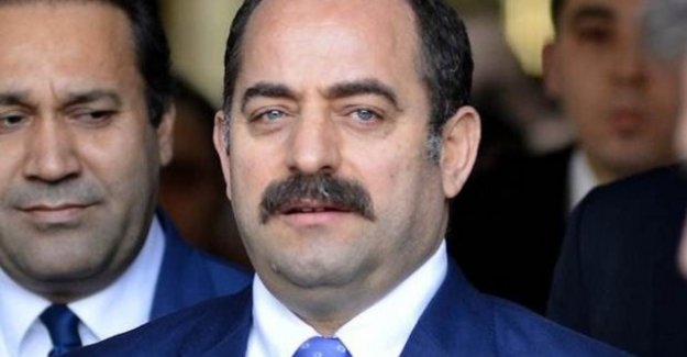 Zekeriya Öz'e kırmızı bülten