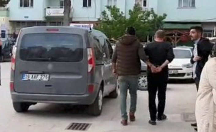 Polis ekipleri olay yerine koştu! Eşini boğarak öldürmeye çalıştı