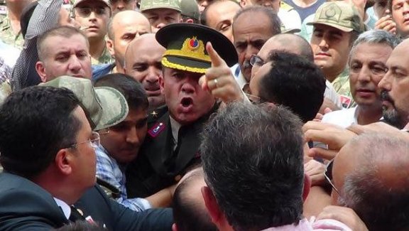 Şehit yüzbaşının yarbay ağabeyi isyan etti!