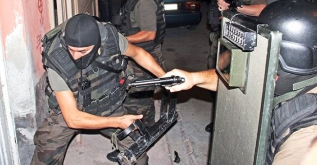 Şaka gibi! polisten polise baskın